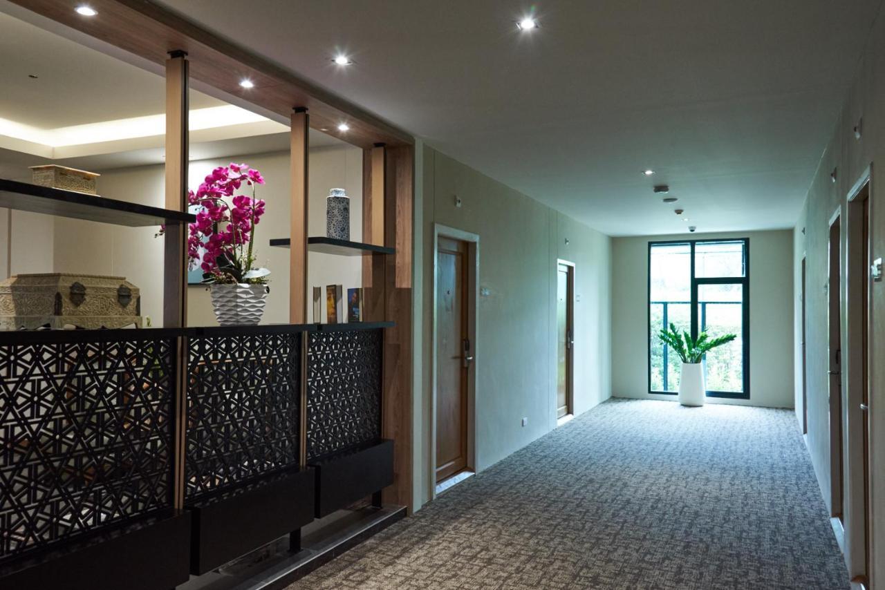 Khách sạn Almas 4*